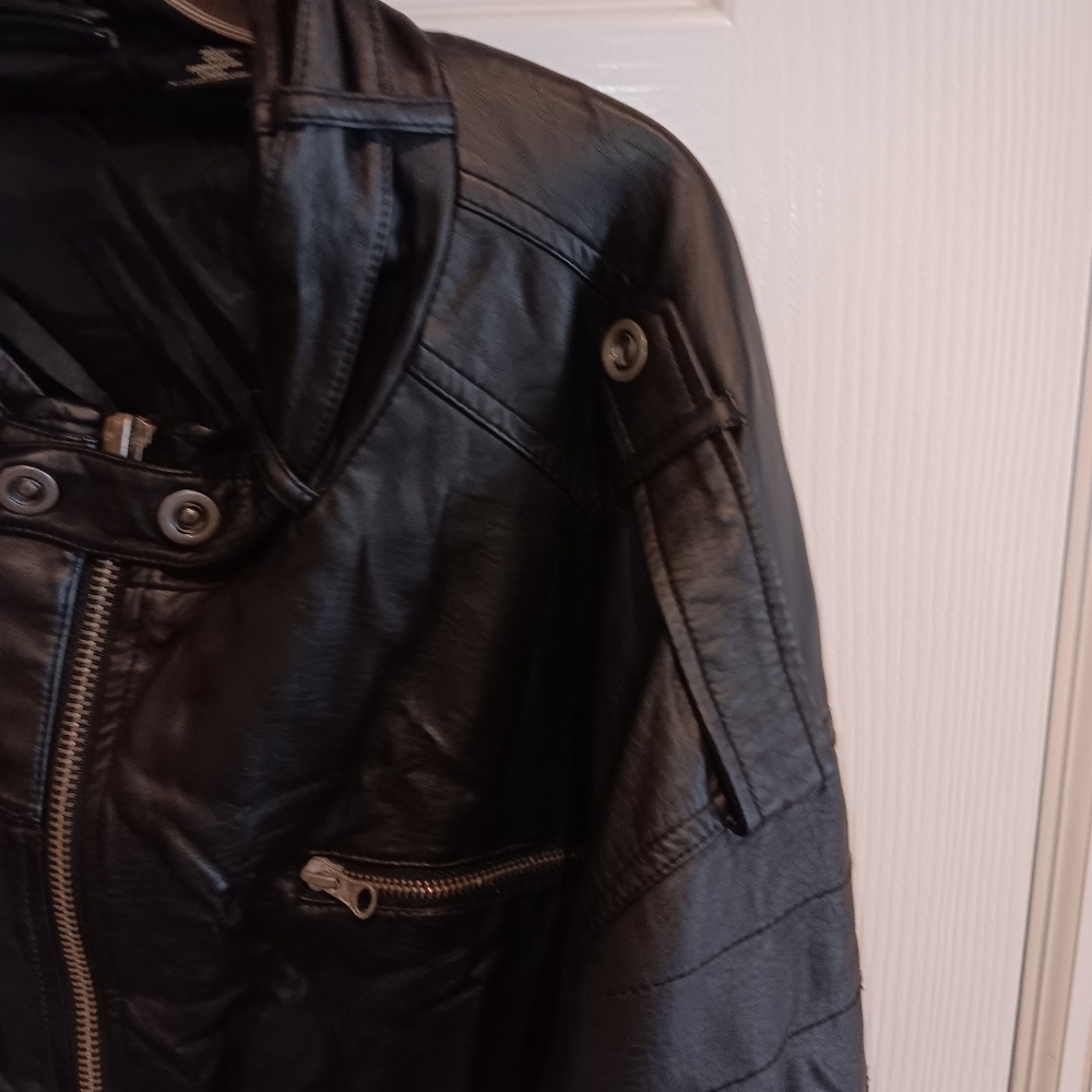 Jacket - Picture 7 of 10